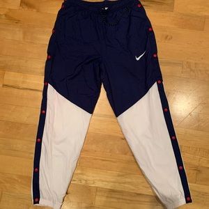 NWOT Nike Tear Away pants Women’s M